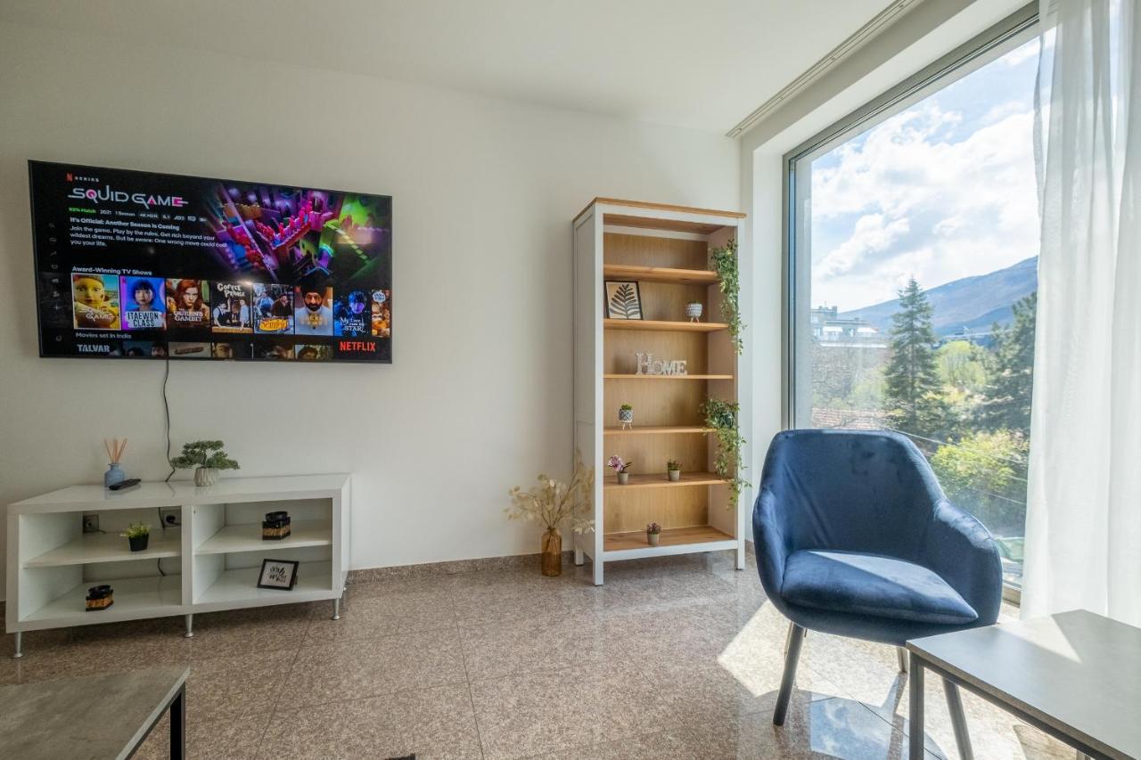Julie'S Sunny Cozy Apartment With Balcony Sofia Exterior photo